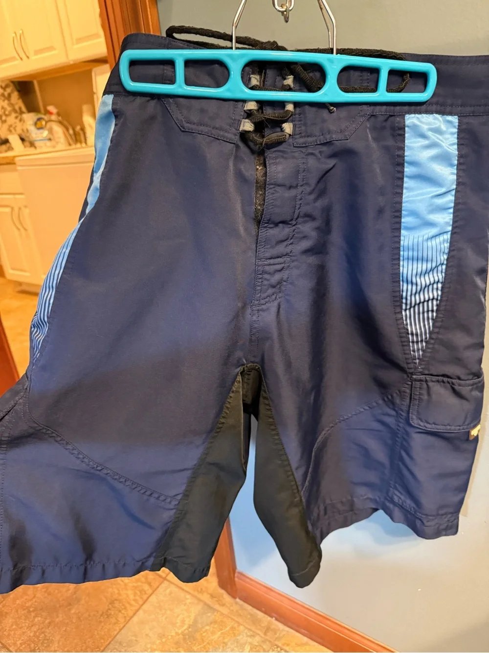 Men's Fox Vintage Navy Blue Board Shorts with Light Blue Accents size 36